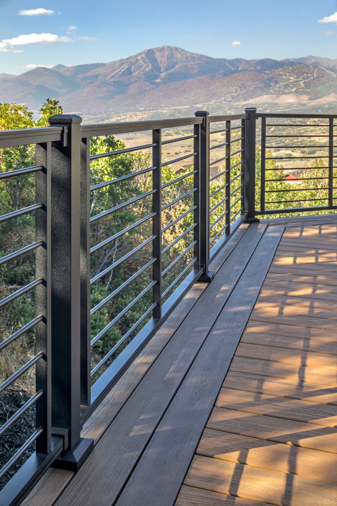 Trex Transcend Havana Gold decking with rod railing